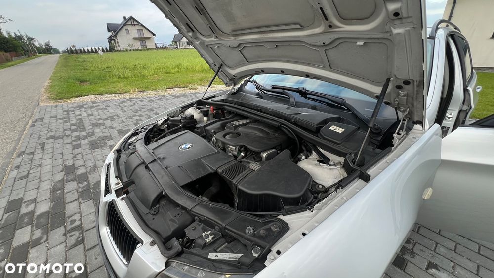 BMW Seria 3 320i - 38
