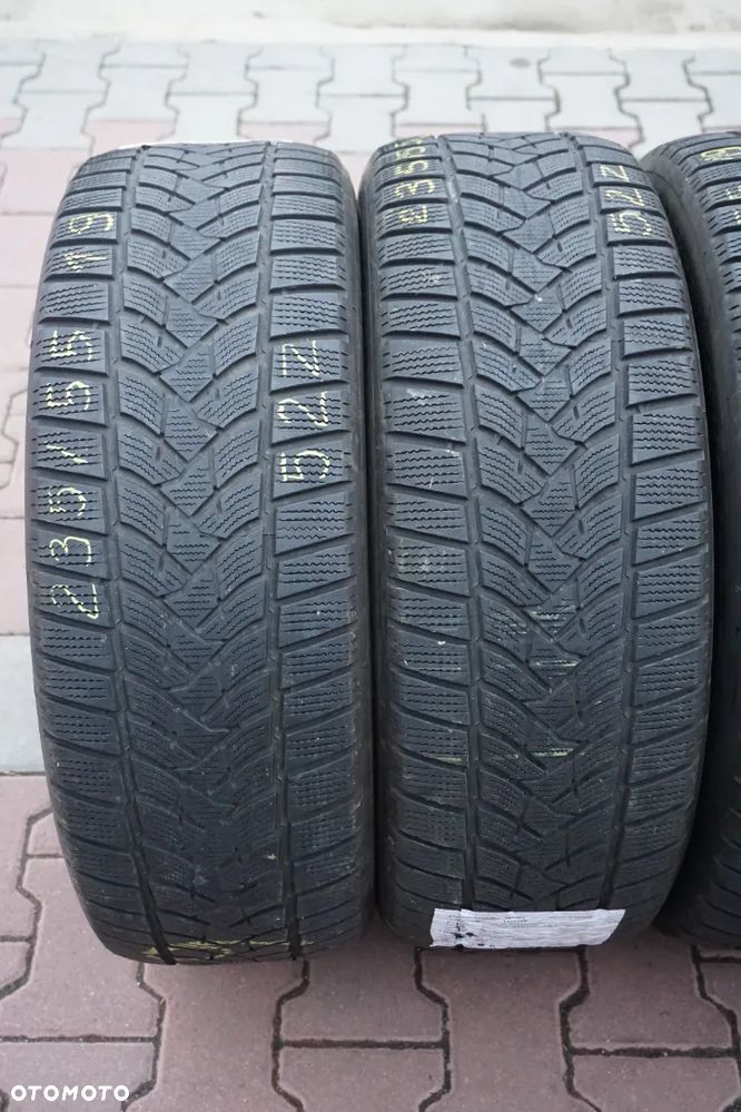 235 55 19 Dunlop Winter Sport 5 SUV - 2