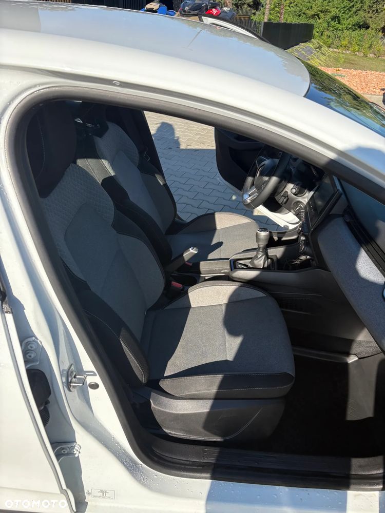 Renault Clio 1.0 TCe Evolution - 10