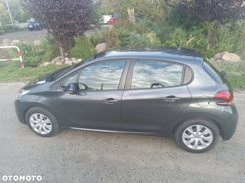 Peugeot 208 - 3