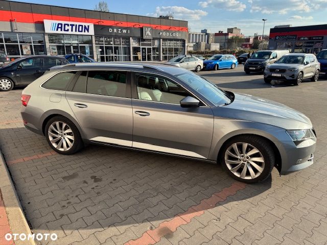 Skoda Superb 2.0 TDI Style DSG - 4