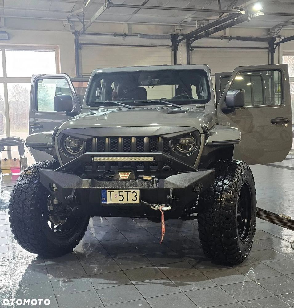 Jeep Wrangler - 11