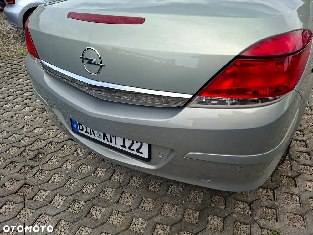 Opel Astra 1.8 Black&White - 12