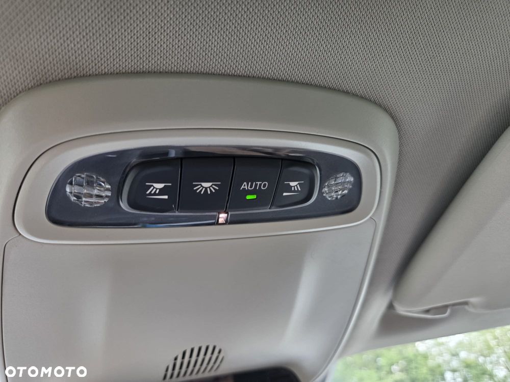 Volvo V40 D2 Momentum - 11