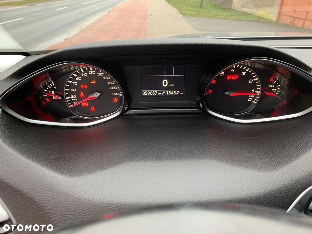 Peugeot 308 1.2 PureTech GPF Active Pack Business S&S - 11