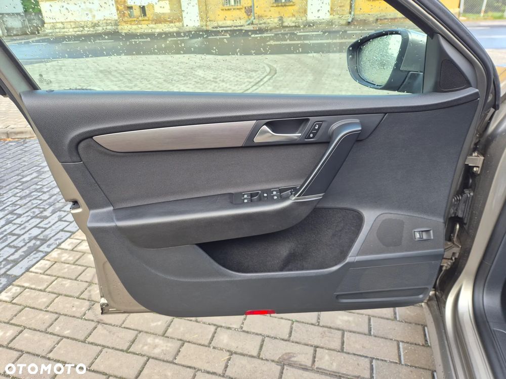 Volkswagen Passat 1.6 TDI Comfortline - 22