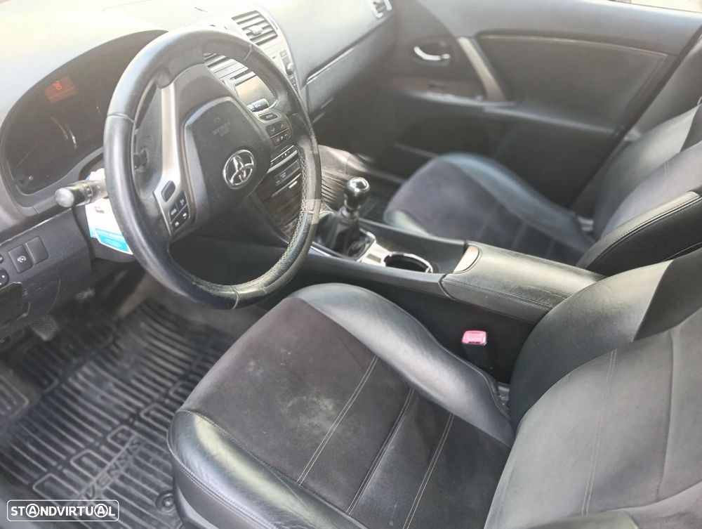 Toyota Avensis SW 2.0 D-4D Exclusive - 14