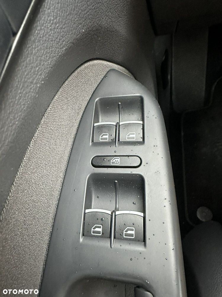 Volkswagen Touran - 27