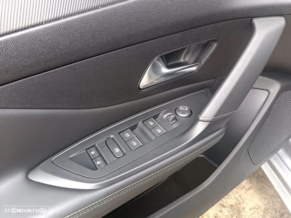 Peugeot 308 1.2 PureTech GT Pack EAT8 - 16