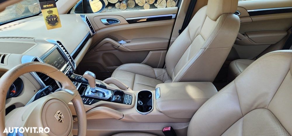 Porsche Cayenne - 7