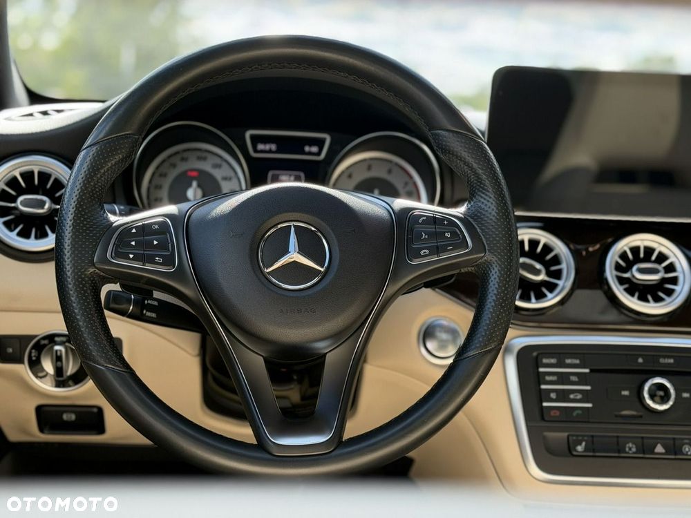 Mercedes-Benz CLA - 17