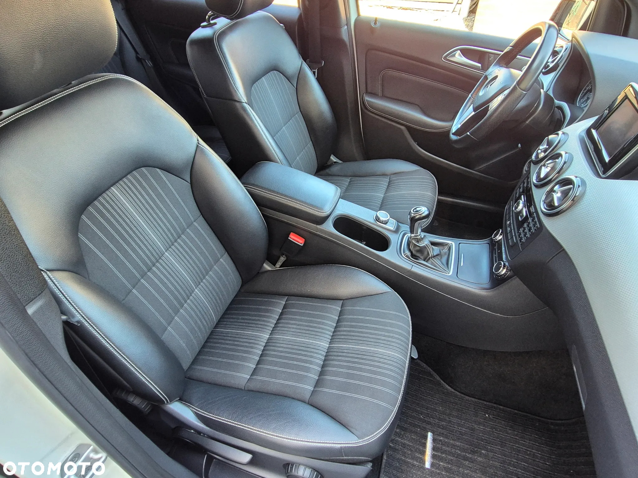 Mercedes-Benz Klasa B 200 Edition - 15