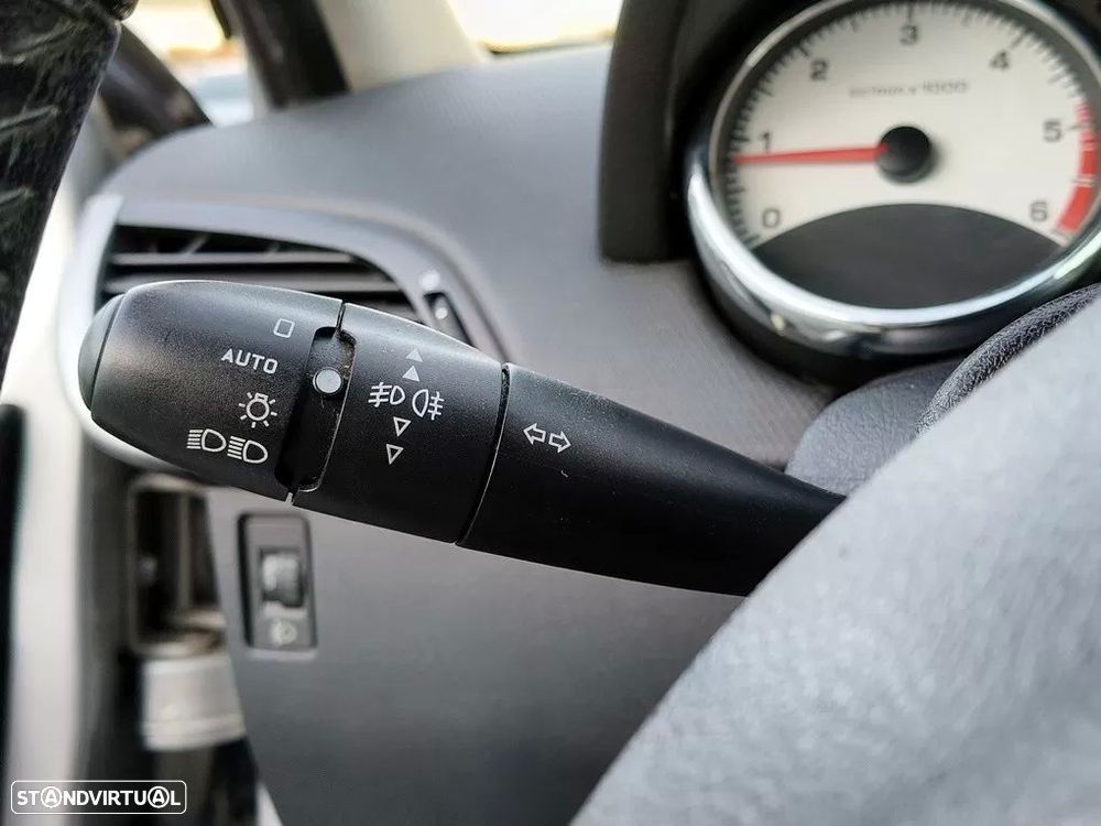 Peugeot 207 1.6 hdi sport van - 16