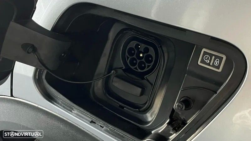 Peugeot e-2008 50 kWh Allure - 52