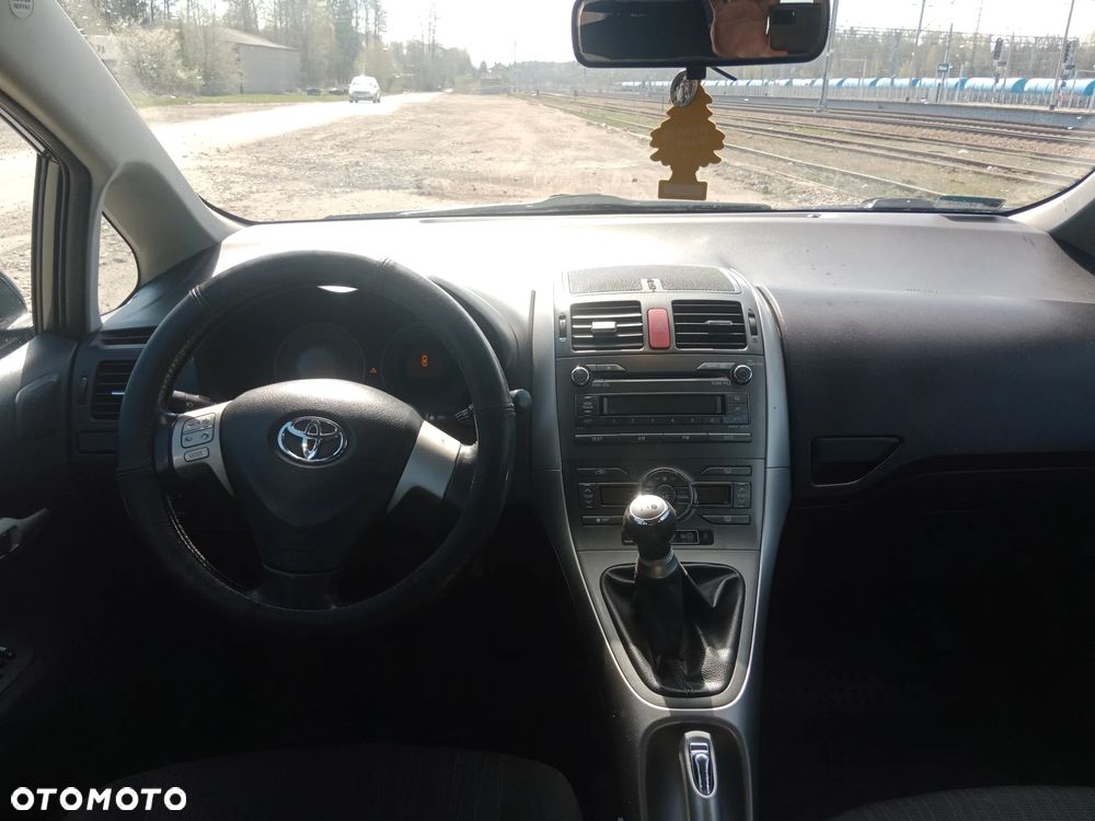 Toyota Auris 1.4 D-4D - 3