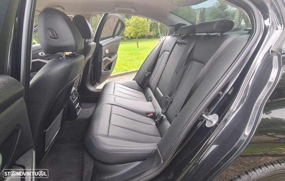 BMW 318 d Line Sport Auto - 34