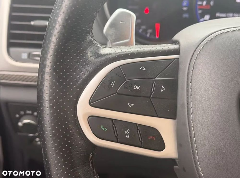 Jeep Grand Cherokee - 16