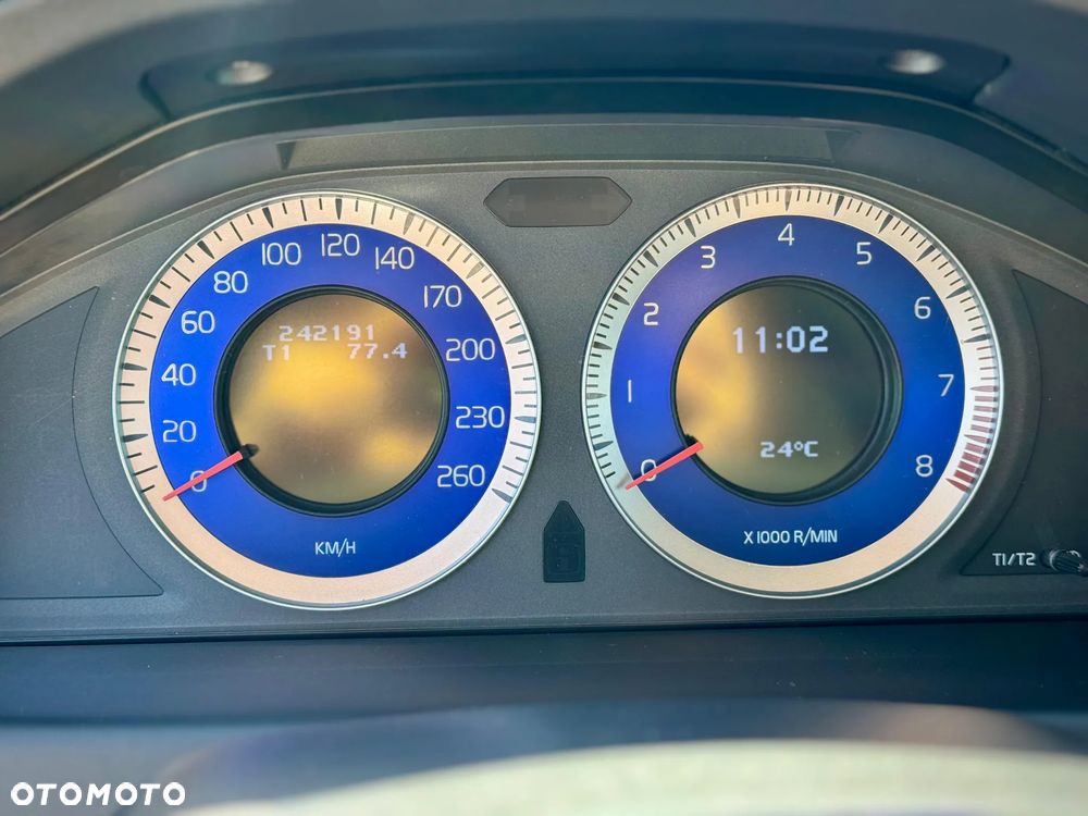 Volvo V70 2.5T R-Design Summum - 23