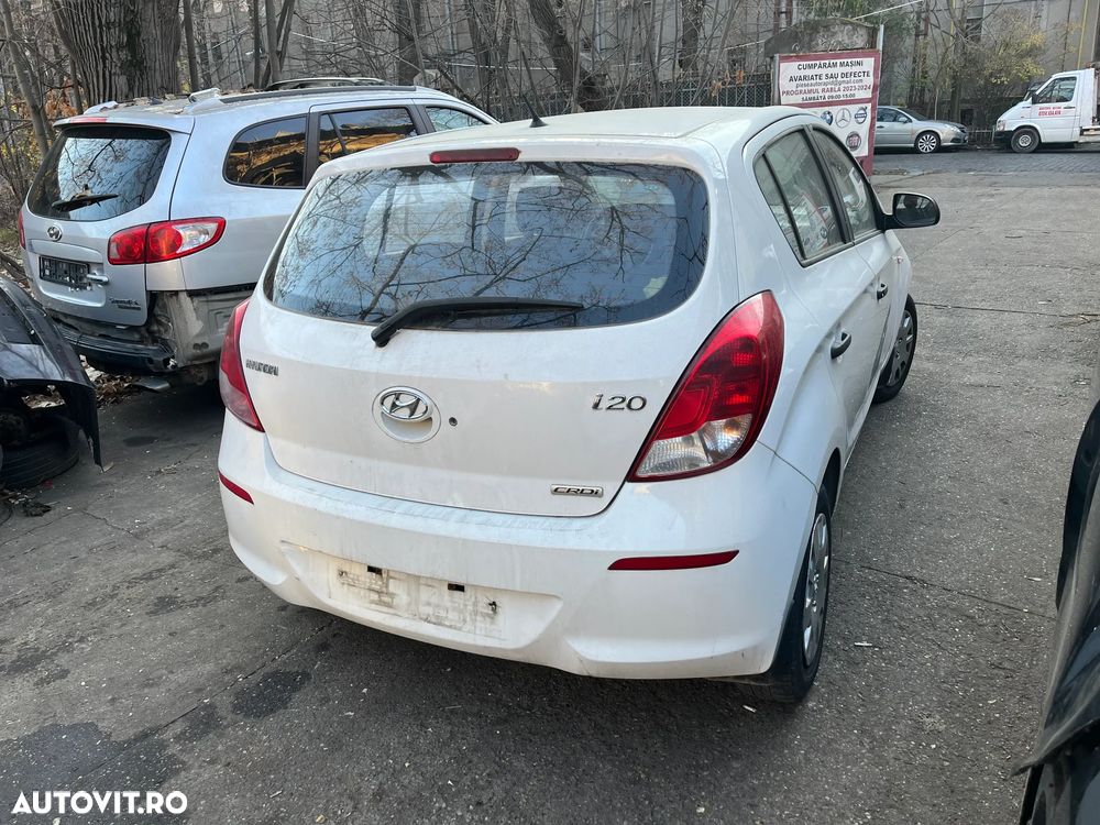 Dezmembrez Hyundai I20 alb 2014-2015 facelift CRDI diesel - 9