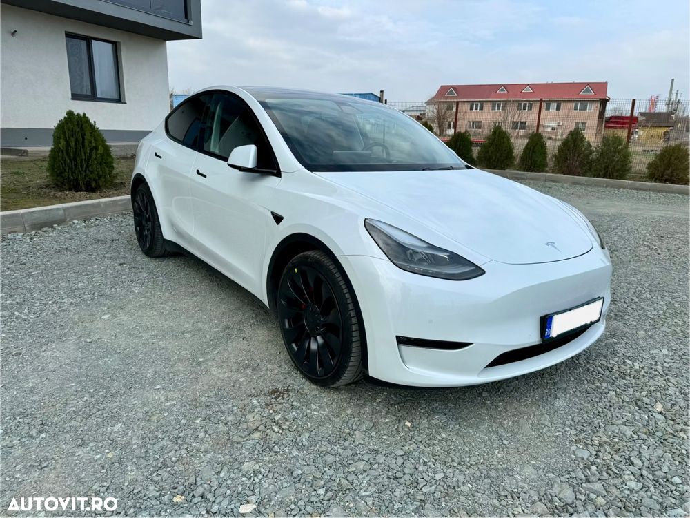 Tesla Model Y AWD Performance - 2