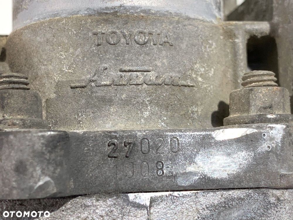 PRZEPUSTNICA  TOYOTA COROLLA Verso (_E12_) 2001 - 2007 2.0 D-4D (CDE120_) 66 kW [90 KM] olej - 4