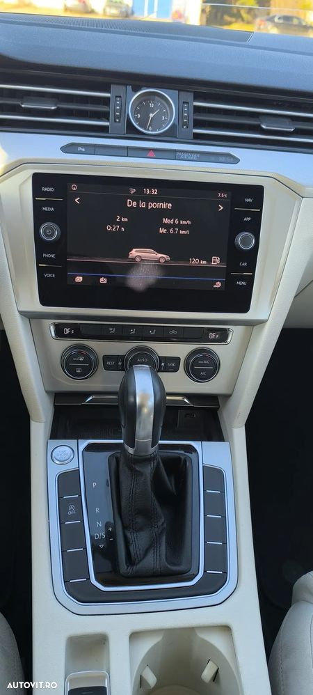 Volkswagen Passat Variant 1.6 TDI (BlueMotion Technology) DSG Trendline - 12