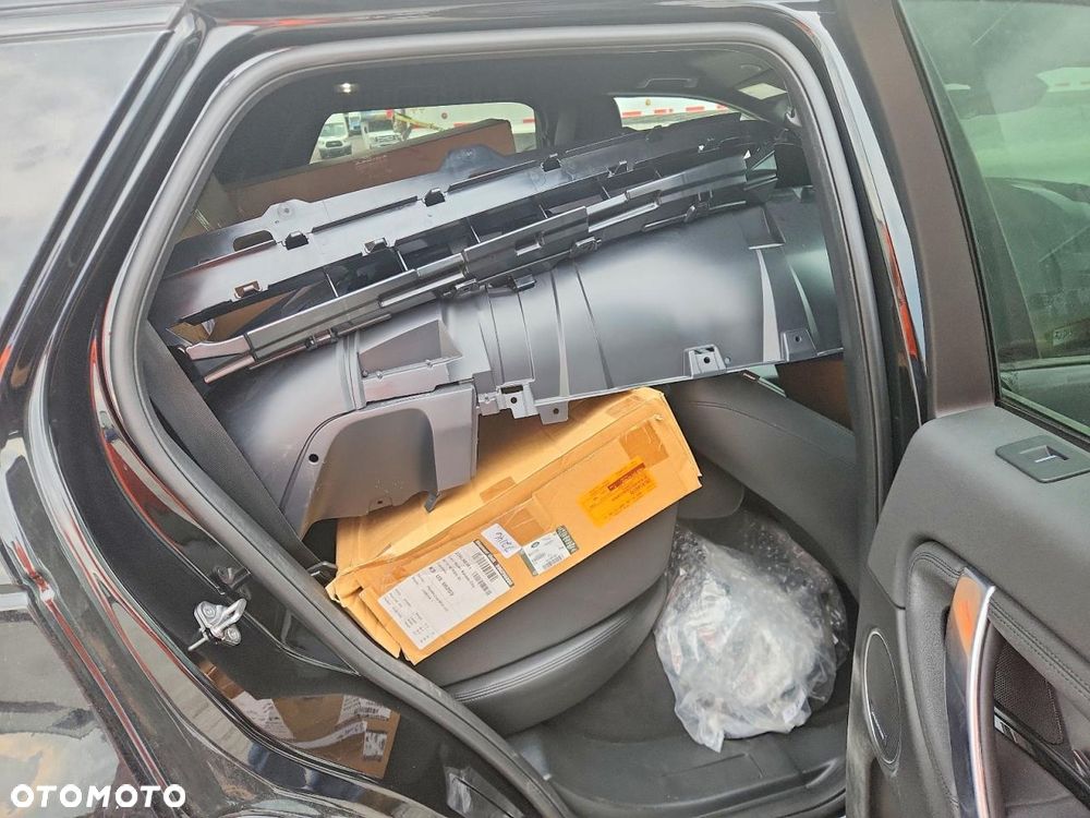 Land Rover Discovery Sport - 11