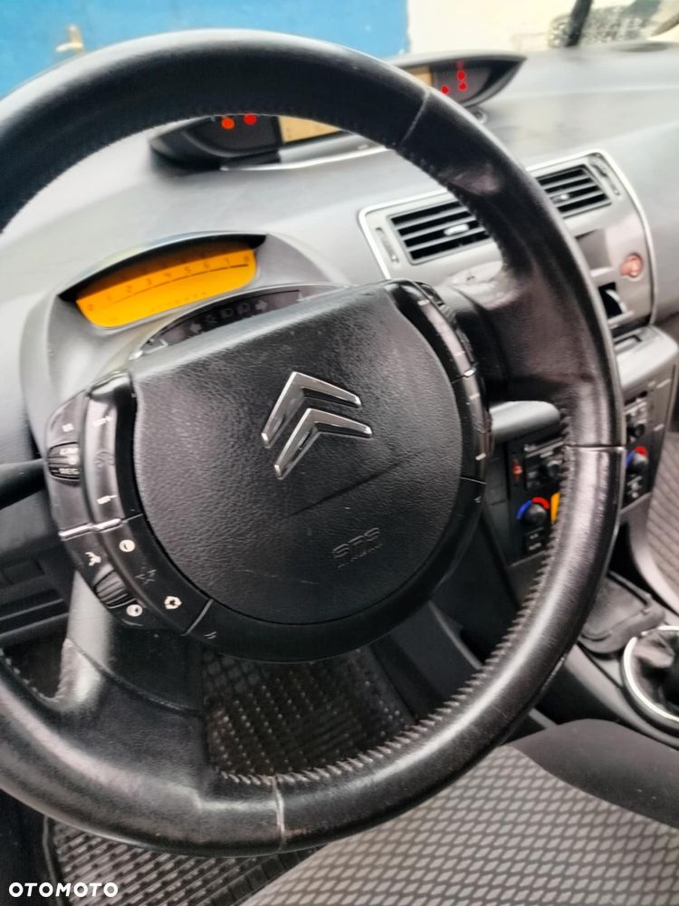 Citroën C4 1.6 16V Confort - 12