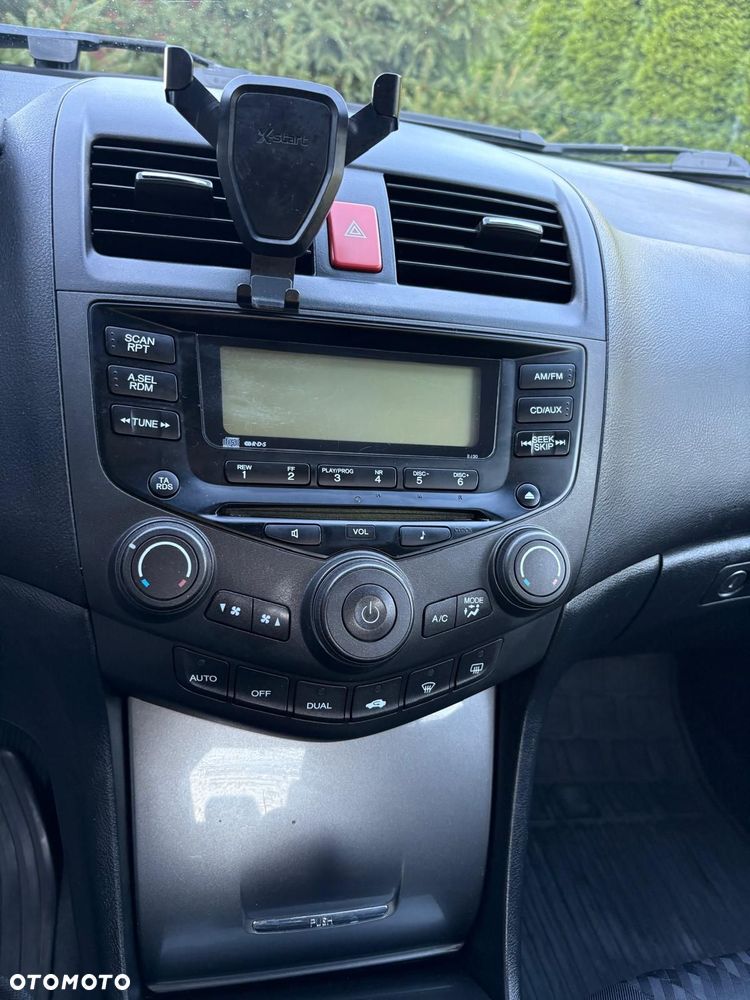 Honda Accord 2.0 Comfort - 12