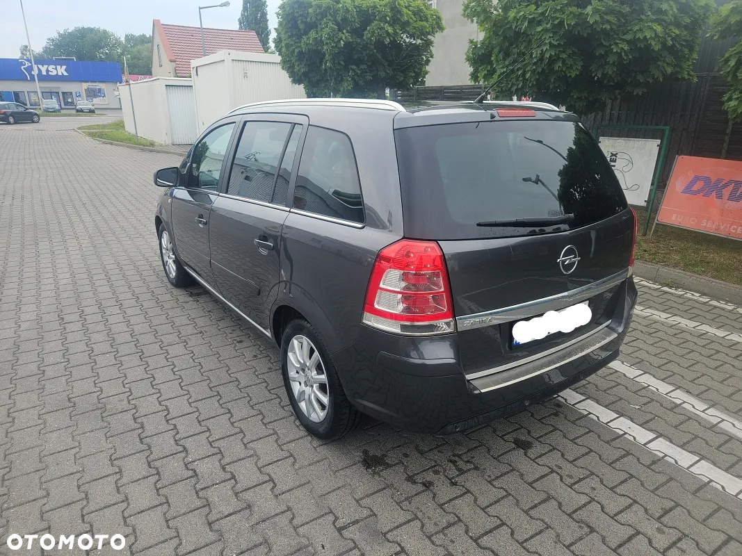 Opel Zafira 1.8 Cosmo - 4