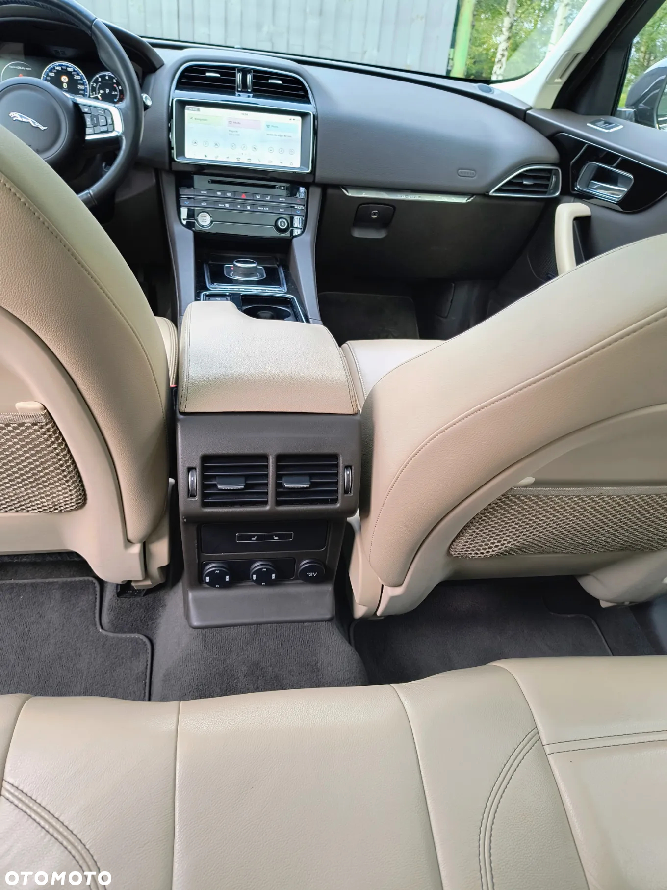 Jaguar F-Pace 25t AWD R-Sport - 10
