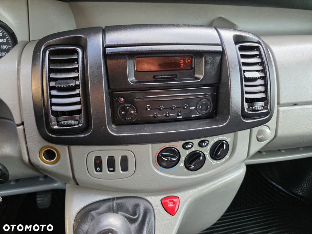 Renault Trafic - 18