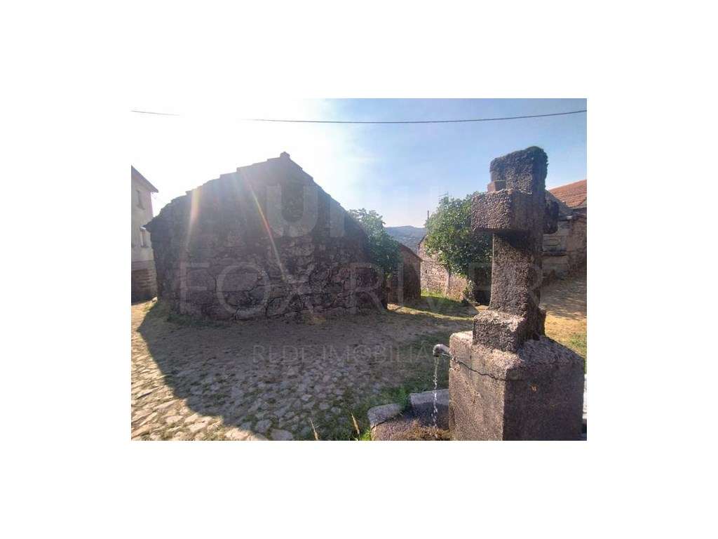 Moradia para restauro Castro Laboreiro, Melgaço - Grande imagem: 2/9