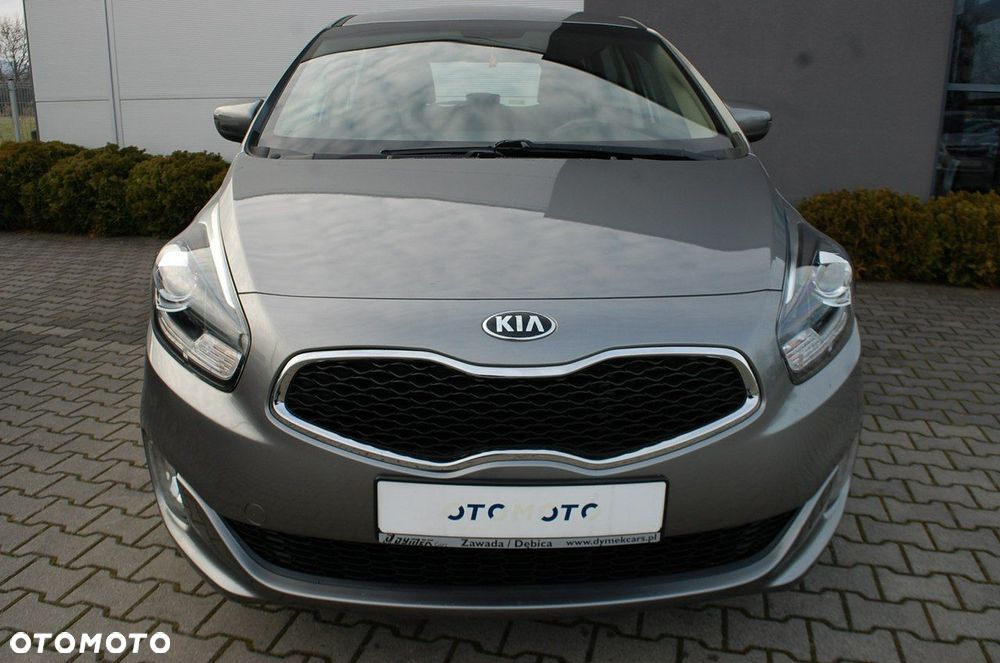Kia Carens - 10