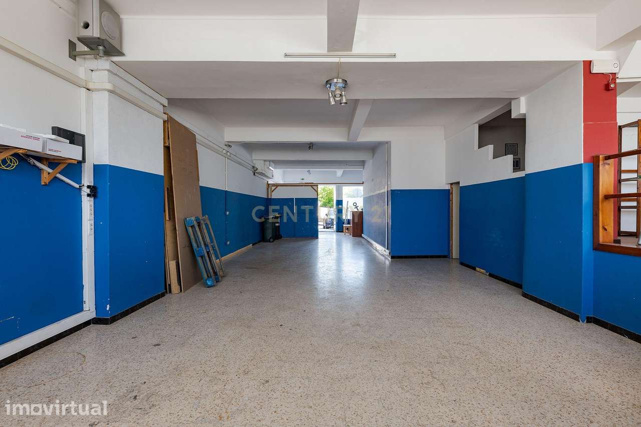 Loja / Espaço Comercial para Arrendamento em Benfica — 140 m² - Grande imagem: 5/14