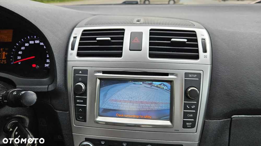 Toyota Avensis - 13