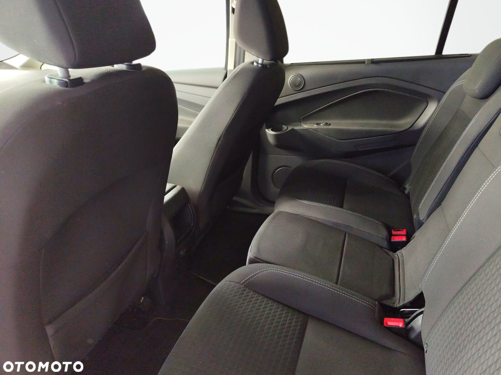 Ford Grand C-MAX - 12