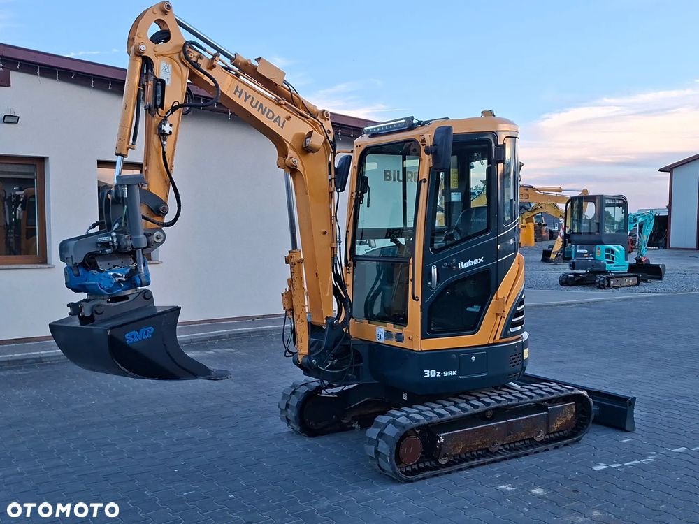 Hyundai R30 ROTOTILT - 4