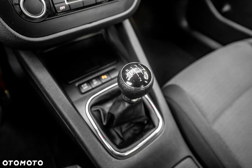 Volkswagen Jetta 1.6 TDI DPF Trendline - 28