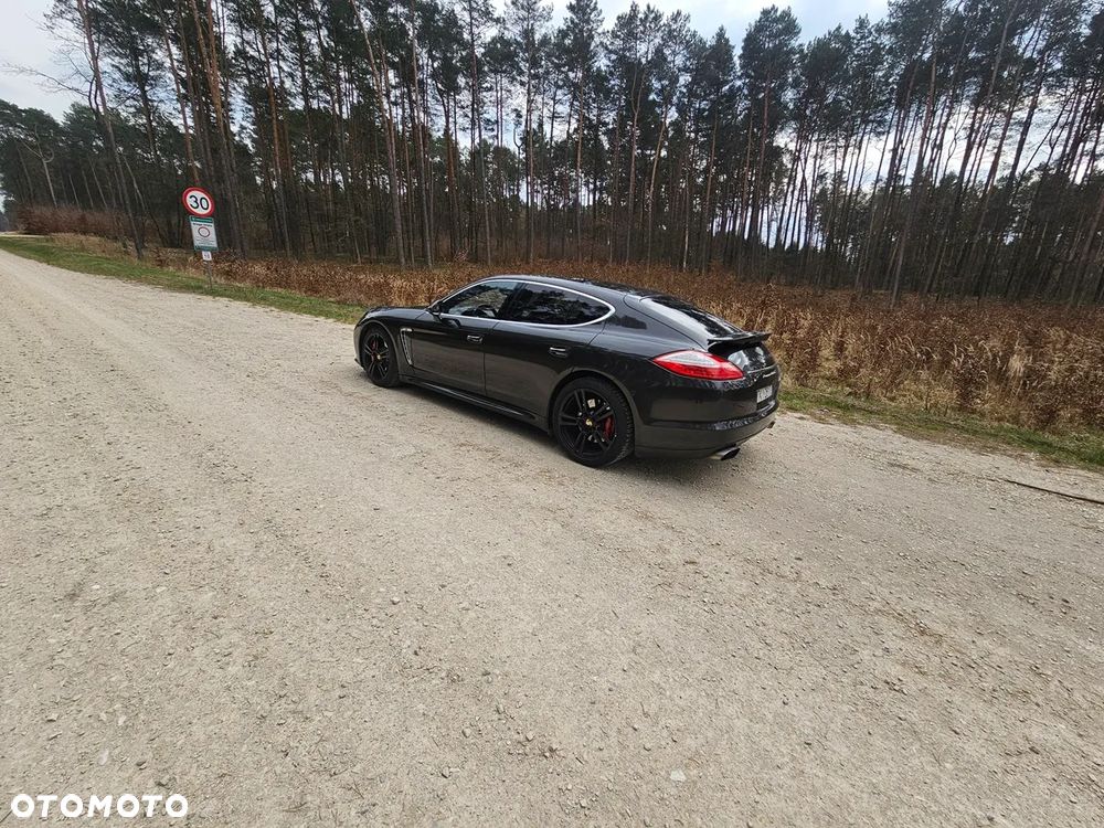 Porsche Panamera Turbo S - 17