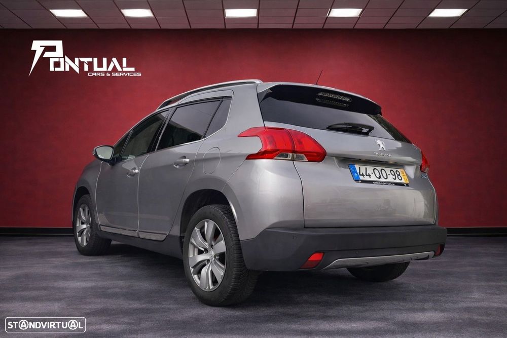 Peugeot 2008 1.2 PureTech Allure - 4