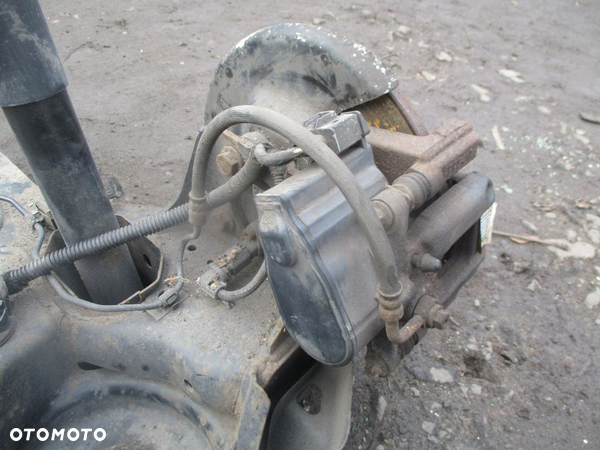 Zacisk tylny prawy 9800229080 Peugeot 308 T9