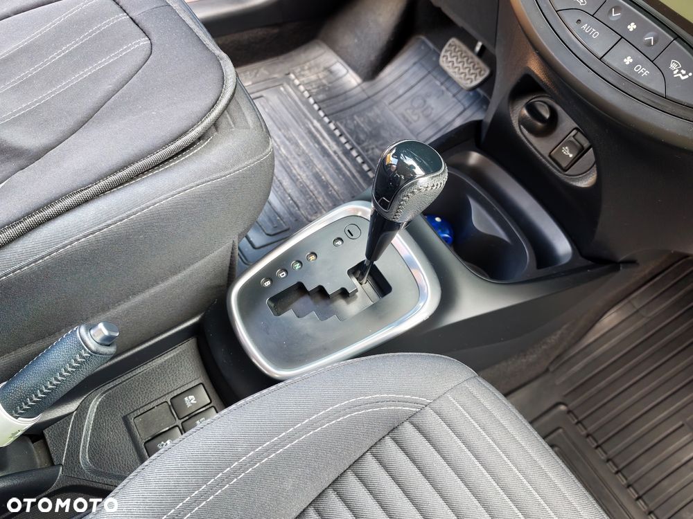Toyota Yaris - 5