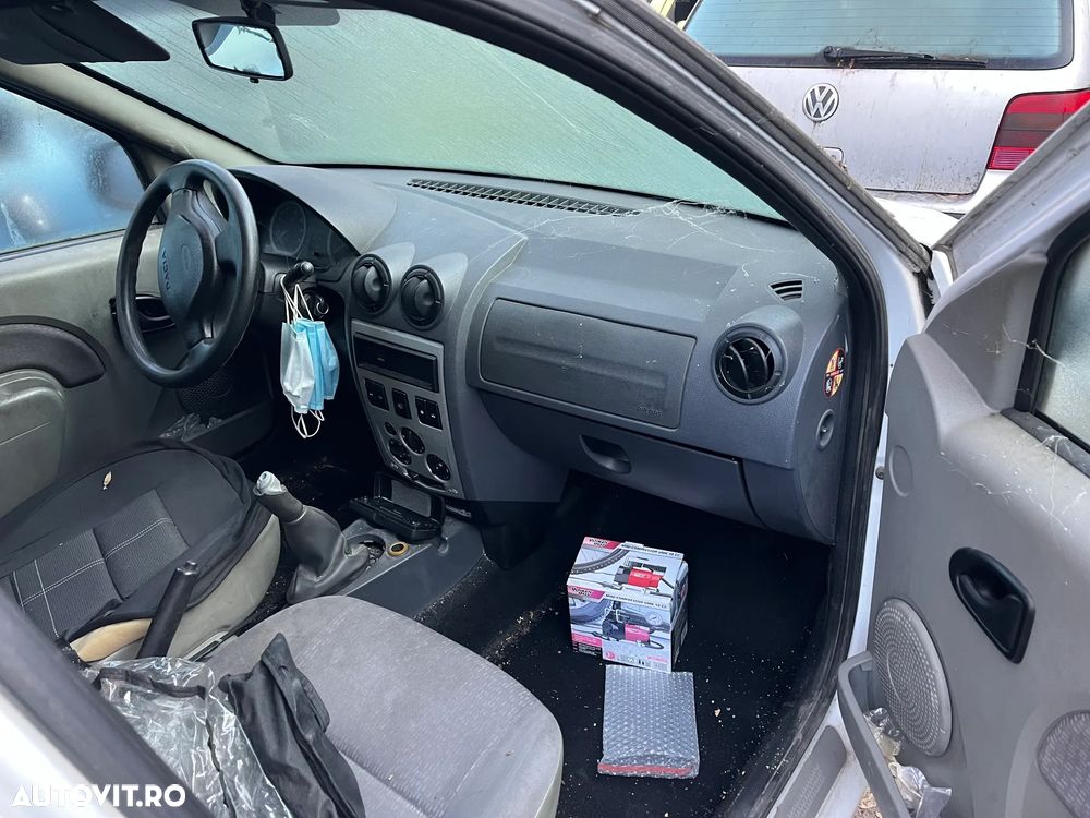 Dezmembrez Dacia Logan MCV alb 2007 diesel/benzina - 3