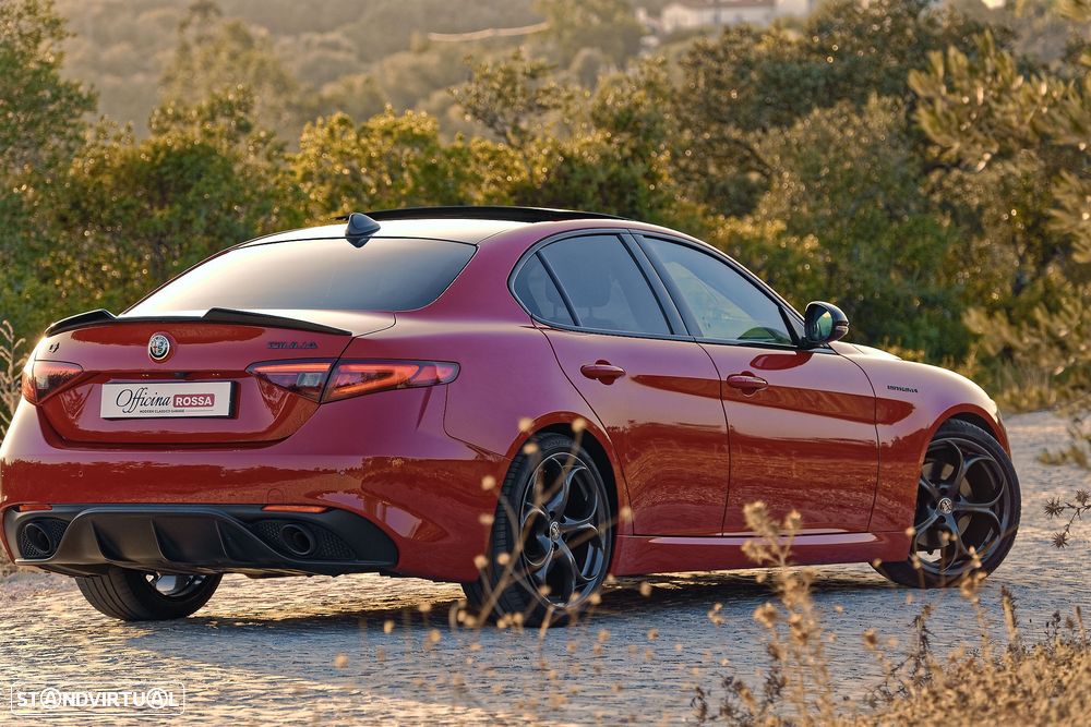 Alfa Romeo Giulia 2.0 T Estrema Q4 AT8 - 9