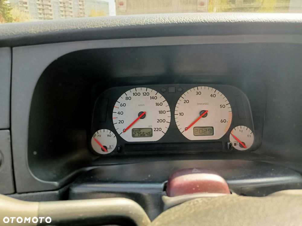 Volkswagen Golf 1.6 GL - 8