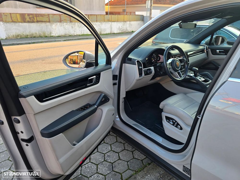 Porsche Cayenne E-Hybrid - 13