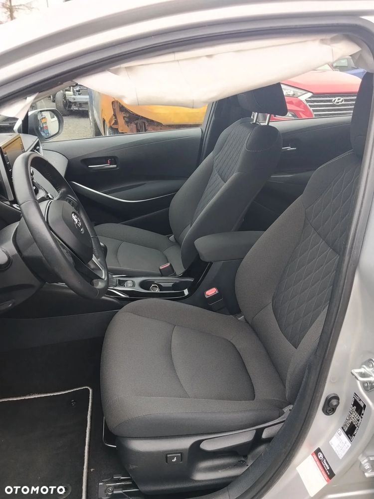 Toyota Corolla 1.8 Hybrid Comfort - 17