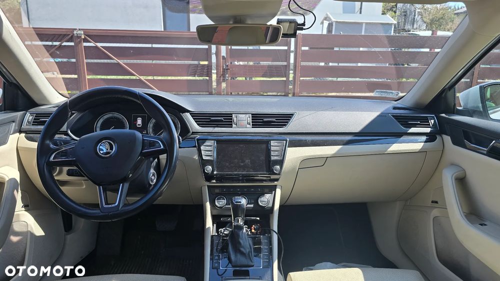 Skoda Superb 2.0 TDI L&K DSG - 15