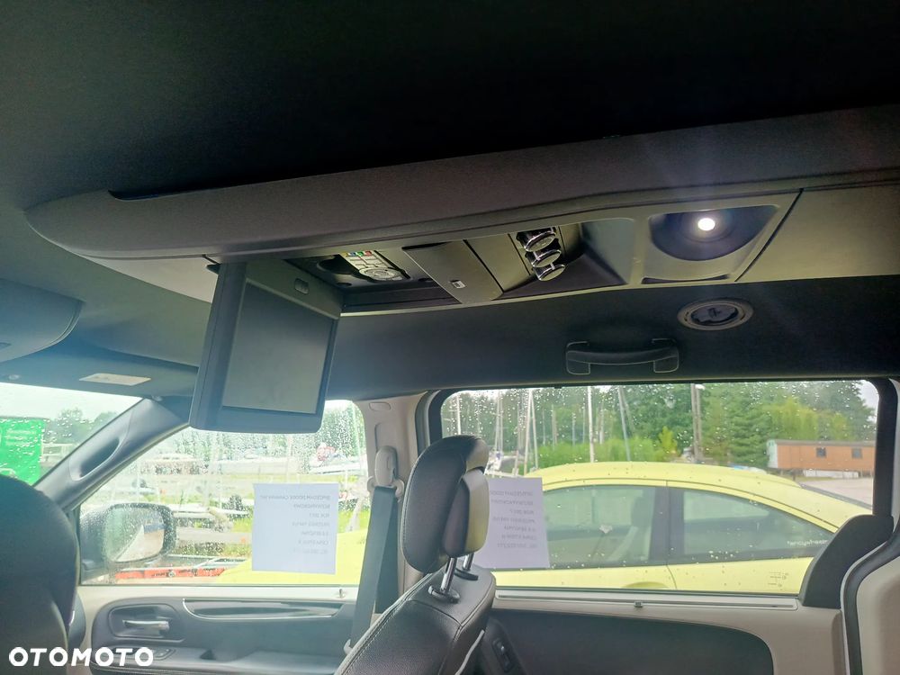 Dodge Grand Caravan - 9